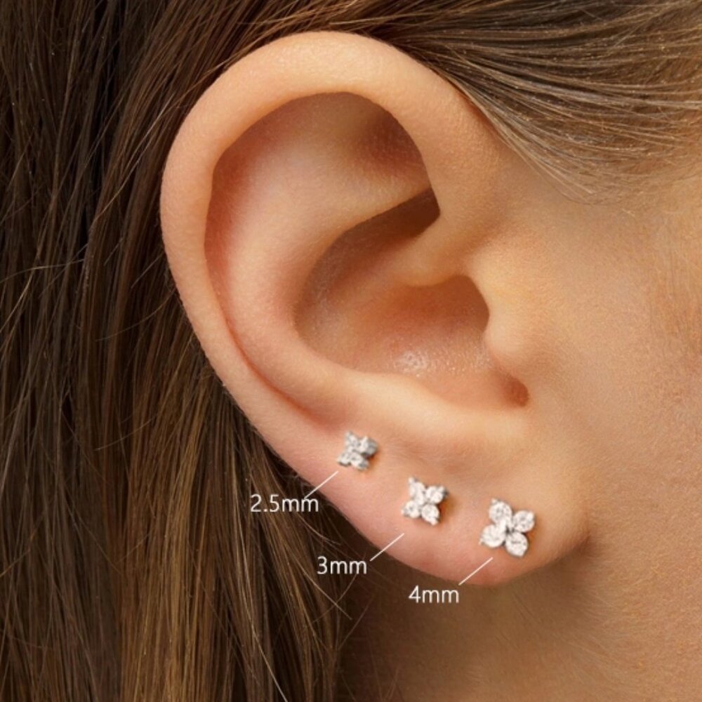 Clover Studs. These earrings are the perfect gift for yourself or your love one - Picture 4 of 6